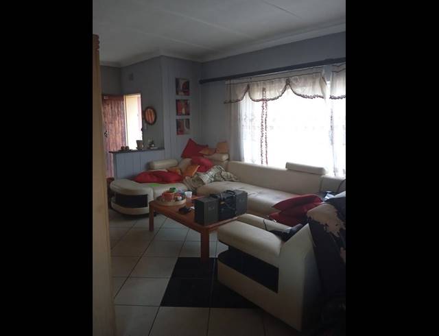 4 BEDROOM PROPERTY TO RENT IN MARLANDS